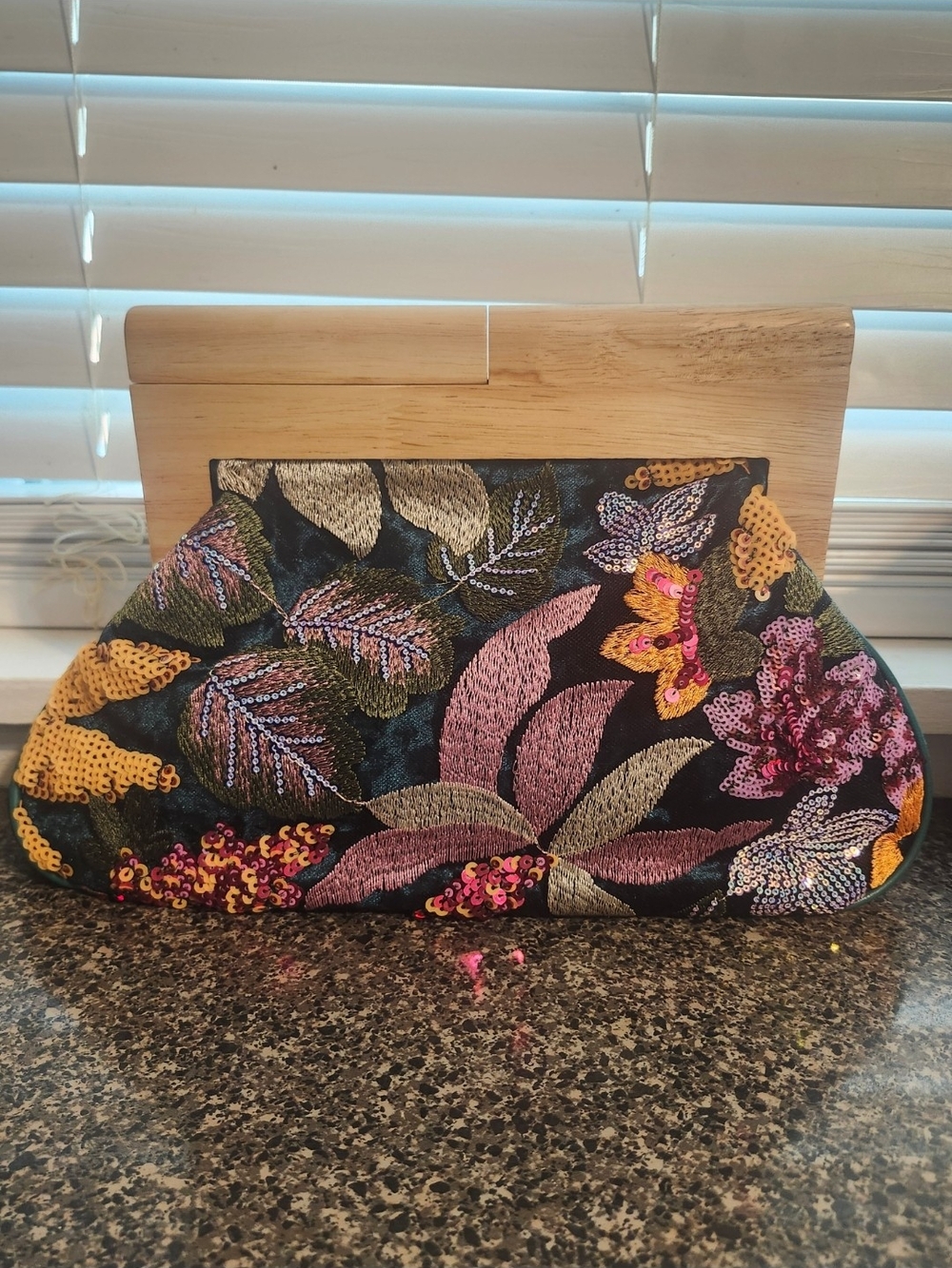 Embellished Beaded Wooden Kiss-Lock Frame Clutch - Teal Green Velvet